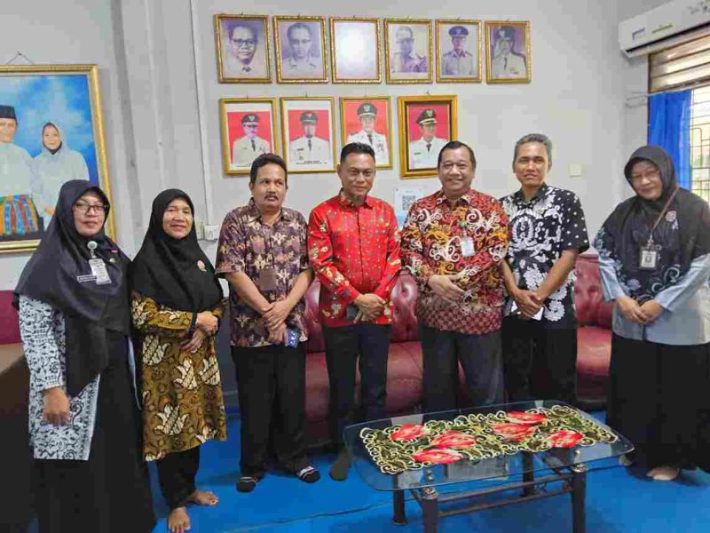 Dinas Perpustakaan dan Kearsipan (DPK) Kota Tanjungpinang, Kamis (24/10/2024), melakukan anjangsana ke DPK Kabupaten Bintan di Kijang. Foto: Diskominfo Tanjungpinang