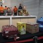 Komisi Pemberantasan Korupsi (KPK) melakukan kegiatan tangkap tangan terkait dugaan suap pada pengadaan barang dan jasa untuk sejumlah proyek pekerjaan di wilayah Pemerintah Provinsi (Pemprov) Kalimantan Selatan (Kalsel). Foto: Dok KPK