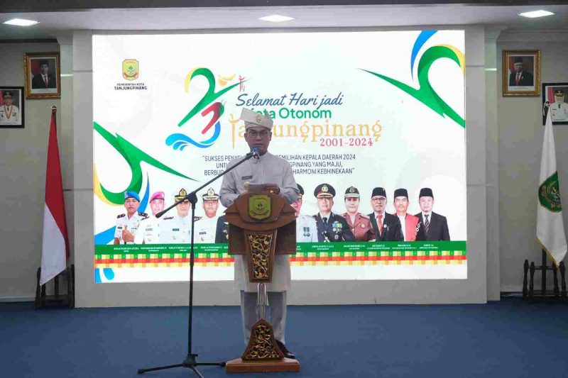 Penjabat (Pj.) Wali Kota Tanjungpinang, Andri Rizal,Dalam sambutannya di acara Hari Jadi ke-23 Kota Otonom Tanjungpinang. Foto: INIKEPRI.COM