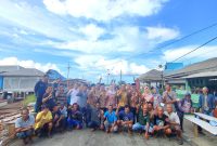 Cen Sui Lan dan Jarmin Sidik (Cermin) pasangan calon Bupati dan Wakil Bupati Natuna nomor urut 1, melakukan silaturahmi bersama para nelayan di Pering, Kelurahan Bandarsyah, Kecamatan Bunguran Timur, Kamis, 3 Oktober 2024. Foto: INIKEPRI.COM