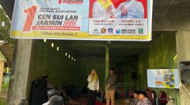 Pasangan calon Bupati dan Wakil Bupati Natuna nomor urut satu, Cen Sui Lan dan Jarmin Sidik (Cermin), melaksanakan kampanye di Dusun Mahligai, Desa Sungai Ulu, Kecamatan Bungaran Timur, Sabtu, (5/10/2024). Foto: INIKEPRI.COM