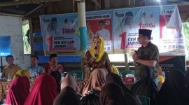 Cen Sui Lan-Jarmin Sidik di lapangan gasing Air Kolek, Kelurahan Ranai, Kecamatan Bunguran Timur, pada Selasa, 8 Oktober 2024. Foto: INIKEPRI.COM