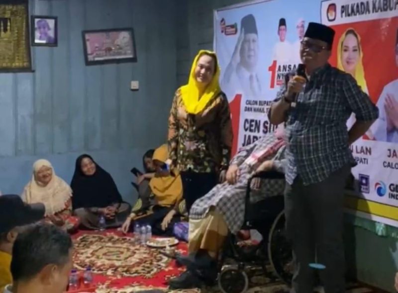 Pasangan calon Bupati dan Wakil Bupati Natuna, Cen Sui Lan-Jarmin Sidik (CERMIN), melanjutkan estafet kampanye mereka di Air Kubang, Ranai, pada Selasa malam (8/10/2024). Foto: INIKEPRI.COM
