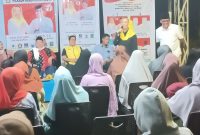 Suara musik tradisional gendang panjang bergema di lapangan voli dusun III Air Kijang. Alat musik tradisional asli Melayu itu sengaja dimainkan untuk menyambut  Pasangan Calon Bupati Natuna  Cen Sui Lan - Jarmin Sidik, yang membawa selongan membangun bersama rakyat. Foto: INIKEPRI.COM