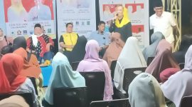 Suara musik tradisional gendang panjang bergema di lapangan voli dusun III Air Kijang. Alat musik tradisional asli Melayu itu sengaja dimainkan untuk menyambut  Pasangan Calon Bupati Natuna  Cen Sui Lan - Jarmin Sidik, yang membawa selongan membangun bersama rakyat. Foto: INIKEPRI.COM