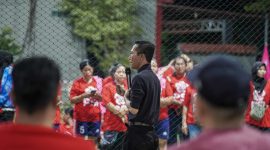 Calon Walikota Batam Nomor Urut 2, Amsakar Achmad menghadiri kegiatan Pembukaan Tournament Volleyball Srikandi DPD PSI yang resmi dibuka oleh Ketua DPW PSI Kepri, Anto Duha. Foto: INIKEPRI.COM
