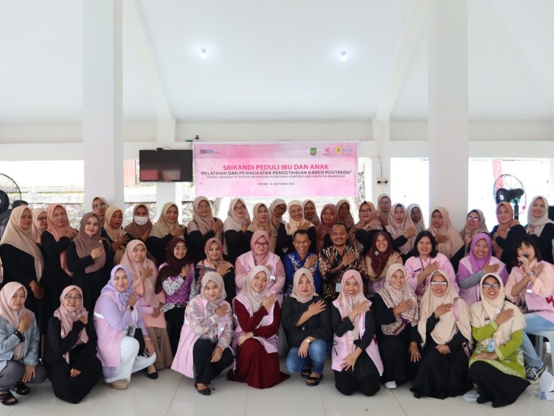 Srikandi PLN Batam konsisten menunjukkan kepedulian terhadap isu stunting pada ibu dan anak, khususnya di Kota Batam. Kali ini, gugus tugas pegawai perempuan PLN Batam tersebut menyelenggarakan program Srikandi Peduli Ibu dan Anak yang bertajuk “Pelatihan dan Peningkatan Pengetahuan Kader Posyandu” di Unit Pelaksana Teknis Daerah Pusat Pelayanan Penyandang Masalah Kesejahteraan Sosial (UPTD P2PMKS) Nilam Suri Dinas Sosial dan Pemberdayaan Masyarakat Kota Batam, Kamis (10/10/2024). Foto: PLN Batam untuk INIKEPRI.COM