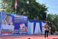 Amsakar Achmad saat kampanye di Pulau Terung. Foto: INIKEPRI.COM