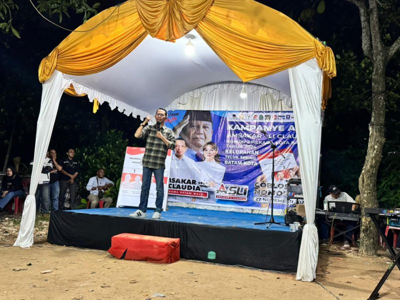 Amsakar Achmad saat kampanye di Kampung Nanas. Foto: INIKEPRI.COM