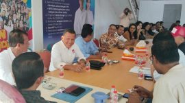 PSBI (Punguan Simbolon Dohot Boruna Indonesia) Wilayah Batam menyatakan sikap dukungan penuh kepada pasangan calon (Paslon) Amsakar Achmad - Li Claudia Chandra (ASLI) pada Pilkada Batam 2024. Foto: INIKEPRI.COM