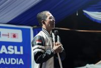 Amsakar Achmad di Batu Merah. Foto: INIKEPRI.COM