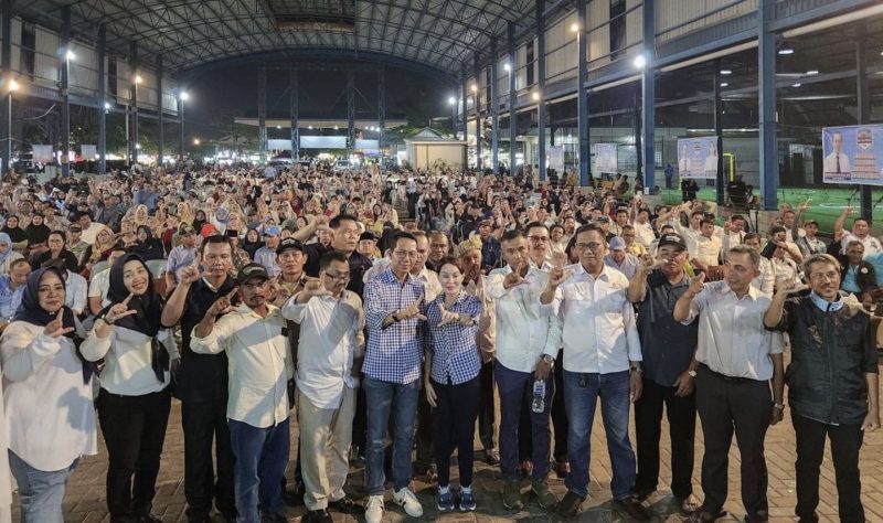 Amsakar Achmad dan Li Claudia Chandra saat kampanye. Foto: INIKEPRI.COM
