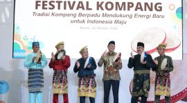 Dalam rangka peringatan Hari Ulang Tahun (HUT) PT PLN Batam ke-24 dan Hari Listrik Nasional (HLN) ke-79, PLN Batam menggelar Festival Kompang yang mengangkat kebudayaan Melayu Kota Batam di BCS Mall, Sabtu (26/10). Foto: INIKEPRI.COM