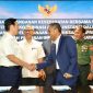 Pemerintah melalui Kementerian Koordinator Bidang Kemaritiman dan Investasi (Kemenko Marves) RI, bersama delapan kementerian dan lembaga terkait, resmi tandatangani komitmen pungutan liar di laut, Jakarta, Selasa, (15/10/2024). Foto. Humas Kemenko Marves.