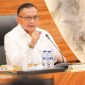 Wakil Menteri Koordinator Bidang Politik dan Keamanan, Lodewijk Freidrich Paulus, memimpin rapat koordinasi (rakor) untuk mempersiapkan Pilkada Serentak 2024, Rabu (30/10/2024) di Jakarta. Foto. Humas Kemenko Polhukam RI.