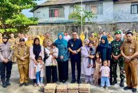 Penjabat (Pj.) Wali Kota Tanjungpinang, Andri Rizal, mengapresiasi inisiasi program inovatif pro amazing yang diimplementasikan melalui kegiatan sedekah telur (sedulur) oleh kecamatan Tanjungpinang Barat. Foto: Diskominfo Tanjungpinang