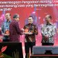 Pemerintah Provinsi Kepulauan Riau kembali menorehkan prestasi membanggakan di kancah nasional. Pemprov Kepri berhasil meraih Penghargaan UKPBJ Proaktif dengan capaian tertinggi dalam melibatkan Usaha Menengah Kecil (UMK), berdasarkan data yang dikelola oleh Lembaga Kebijakan Pengadaan Barang/Jasa Pemerintah (LKPP). Foto: Diskominfo Kepri