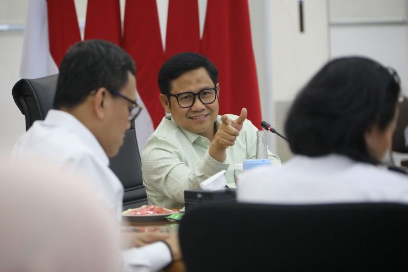 Menko Pemberdayaan Masyarakat Abdul Muhaimin Iskandar saat Rapat Koordinasi dengan Menteri Perlindungan Pekerja Migran Indonesia/Kepala Badan Perlindungan Pekerja Migran Indonesia (Menteri PPMI/Kepala BP2MI) Abdul Kadir Karding/Foto: Kemenko PM