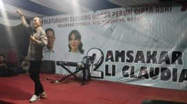Amsakar saat kampanye di Perumahan Cipta Asri, Tembesi pada Jumat (8/11/2024) malam. Foto: INIKEPRI.COM