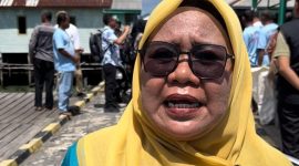 Warga Pulau Tiga, Robatyah. Foto: INIKEPRI.COM