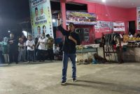 Amsakar Achmad saat kampanye di Perumahan Griya Piayu Asri (GPA) pada Minggu (10/11/2024) malam. Foto: INIKEPRI.COM
