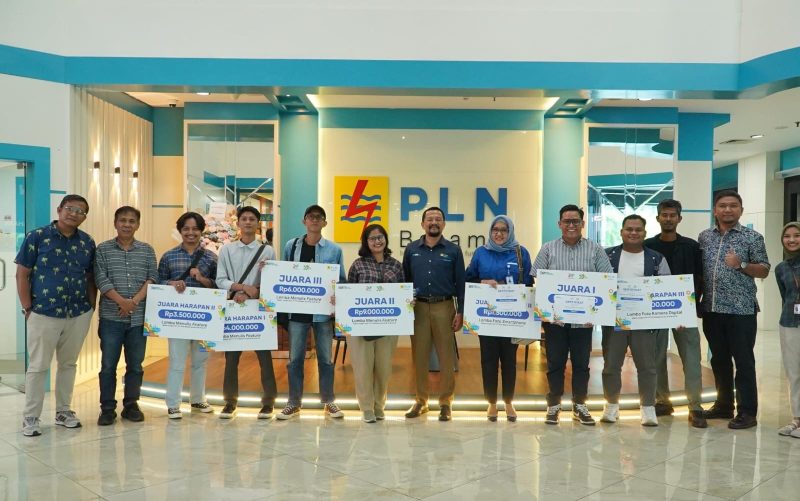PLN Batam menggelar Penyerahan Hadiah dan Sertifikat Lomba Menulis Feature dan Foto dalam rangka Hari Ulang Tahun (HUT) PT PLN Batam ke-24 dan Hari Listrik Nasional (HLN) ke-79. Acara penyerahan dilaksanakan masih dalam momen Hari Pahlawan yang jatuh pada 10 November 2024. Foto: INIKEPRI.COM