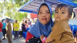 Salah satu warga Teluk Buton, Indah. Foto: INIKEPRI.COM