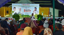Ansar Ahmad saat kampanye di Sedanau. Foto: INIKEPRI.COM