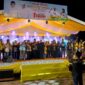 Ribuan masyarakat Natuna tumpah ruah di lapangan bola kaki Sriserindit, pada Rabu malam (20/11/2024). Kedatangan ribuan masyarakat itu untuk menyaksikan kampanye Akbar Paslon no urut I, Ansar - Nyanyang bersama calon Bupati Natuna Cen Sui Lan -Jarmin Sidik beserta partai pendukung, sekaligus menghadirkan penyanyi religi Opick dan Ustad  Abdil Muhadir. Foto: INIKEPRI.COM
