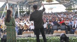Amsakar Achmad dan Li Claudia Chandra di Konsolidasi relawan ASLI-SAYANG. Foto: INIKEPRI.COM