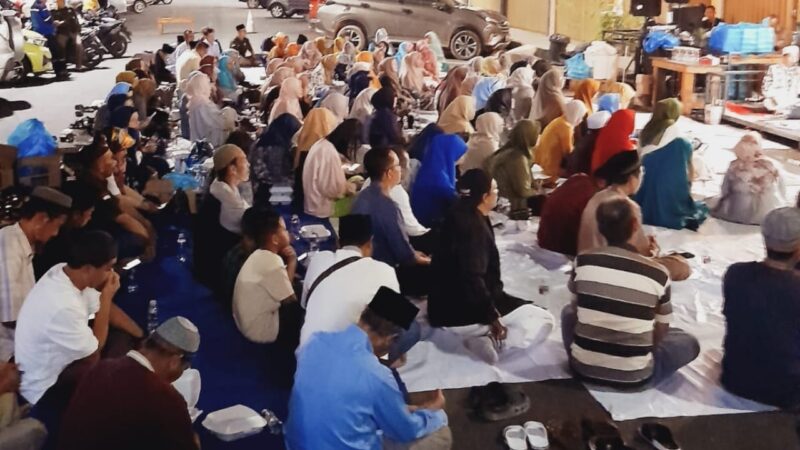 Perempuan Pejuang ASLI SAYANG (PPA) bersama dengan Persatuan Selingsing Kota Batam, menggelar kegiatan doa bersama. Acara yang penuh dengan hikmat ini dilaksanakan di KBC Batam Center, Sabtu (23/11). Foto: INIKEPRI.COM