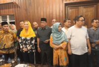 Konferensi pers Cen Sui Lan-Jarmin Sidik. Foto: INIKEPRI.COM