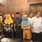 Konferensi pers Cen Sui Lan-Jarmin Sidik. Foto: INIKEPRI.COM