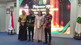 Seluruh unsur Forum Komunikasi Pimpinan Daerah (Forkopimda) Kota Tanjungpinang mengikuti pelepasan tugas Kepala Kejaksaan Negeri Tanjungpinang di Aula Sultan Sulaiman Badrul Alamsyah Kantor Wali kota Tanjungpinang Senggarang, Selasa (5/11/2024) malam. Foto: Diskominfo Tanjungpinang