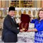 Dalam kunjungan kenegaraannya ke Peru, Presiden Republik Indonesia (RI) Prabowo Subianto dianugerahi tanda kehormatan tertinggi “Grand Cross of the Order of the Sun of Peru” oleh Pemerintah Peru. Foto: BPMI Setpres