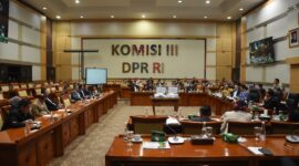 Suasana pemungutan suara di Komisi III DPR RI untuk menentukan komisioner sekaligus Ketua Komisi Pemberantasan Korupsi (KPK) periode 2024-2029 di Ruang Rapat Komisi III Foto: Dok DPR RI