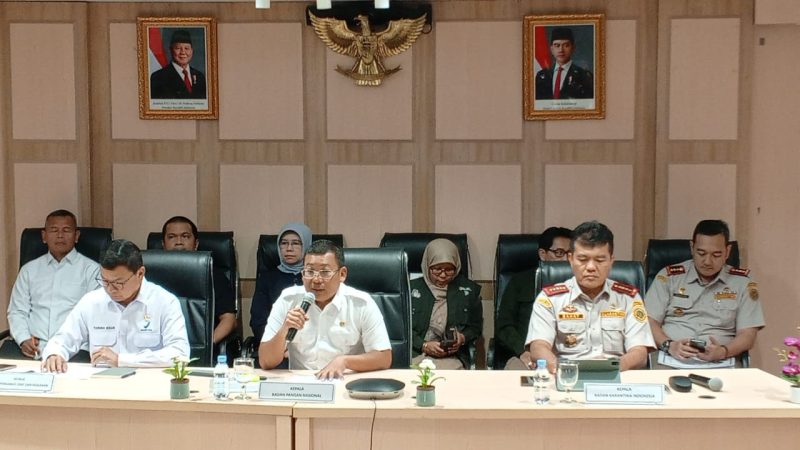 Konferensi Pers Bapanas, BPOM dan Barantina terkait hasil uji keamanan buah Anggur Impor jenis Shine Muscat. Foto : Farizzy InfoPublik