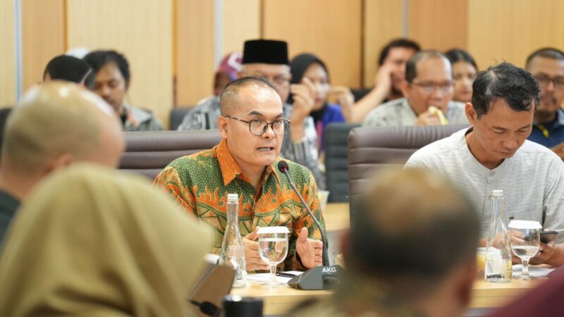 Pelaksana Tugas (Plt.) Direktur Jenderal Pendidikan Vokasi, Tatang Muttaqin, dalam Bincang Santai dengan Media terkait “Kondisi Tenaga Kerja Lulusan Pendidikan Vokasi di Indonesia”. Foto: Dok Kemendikdasmen