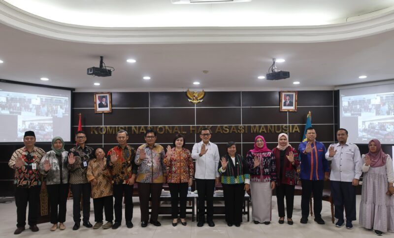 Kejahatan perdagangan orang menjadi persoalan serius di Indonesia. Untuk itu, Komnas HAM berkolaborasi dengan Yayasan Integritas Justitia Madani Indonesia (IJMI) menyelenggarakan kegiatan Diskusi Publik: “Mendorong Penyusunan Road Map Pencegahan dan Penanganan TPPO Berbasis HAM” di Kantor Komnas HAM Menteng, Jakarta. Foto: Dok Komnas HAM