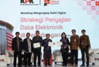 Penyajian alat bukti yang sah dan efektif sangat penting dalam setiap kasus tindak pidana korupsi. Di era digital, alat bukti elektronik juga memiliki peran besar, sehingga diperlukan pemahaman yang mendalam untuk memastikan alat bukti tersebut memadai. Hal ini penting agar hakim dapat menjatuhkan hukuman kepada pelaku korupsi dengan tepat. Foto: Dok KPK