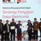 Penyajian alat bukti yang sah dan efektif sangat penting dalam setiap kasus tindak pidana korupsi. Di era digital, alat bukti elektronik juga memiliki peran besar, sehingga diperlukan pemahaman yang mendalam untuk memastikan alat bukti tersebut memadai. Hal ini penting agar hakim dapat menjatuhkan hukuman kepada pelaku korupsi dengan tepat. Foto: Dok KPK