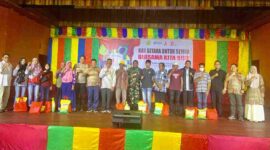 Asisten Pemerintahan dan Kesejahteraan Rakyat (Kesra) Pemerintah Kota Tanjungpinang, Tamrin Dahlan, membuka rangkaian kegiatan Peringatan Hari AIDS Sedunia, di Gedung Kesenian Aisyah Sulaiman, Tanjungpinang, Kepri, Sabtu (30/11/2024). Foto: Diskominfo Tanjungpinang
