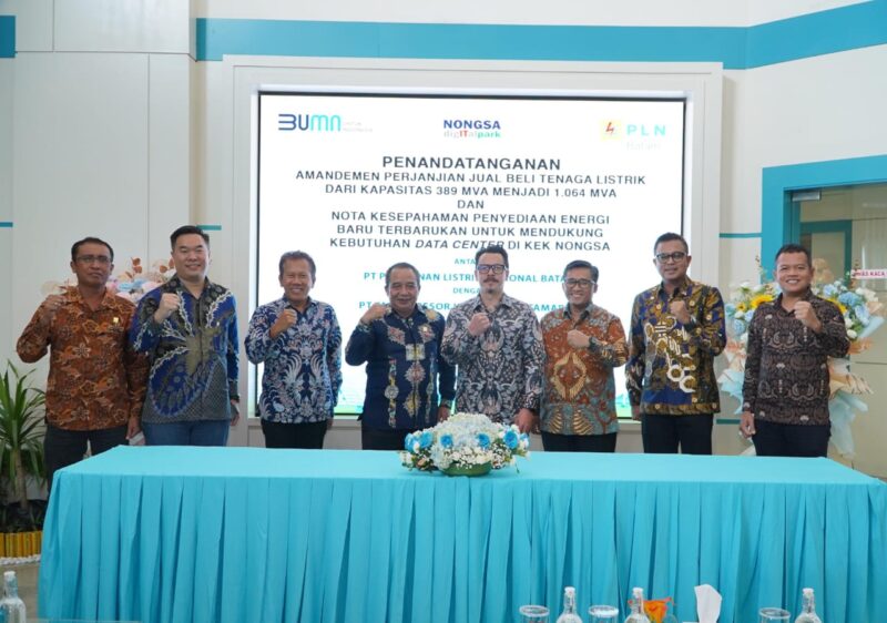 PT PLN Batam dan PT Taman Resor Internet (PT Tamarin) menandatangani Amandemen Perjanjian Jual Beli Tenaga Listrik (PJBTL) serta Nota Kesepahaman untuk penyediaan Energi Baru Terbarukan (EBT) guna mendukung kebutuhan data center di Kawasan Ekonomi Khusus (KEK) Nongsa. Foto: INIKEPRI.COM