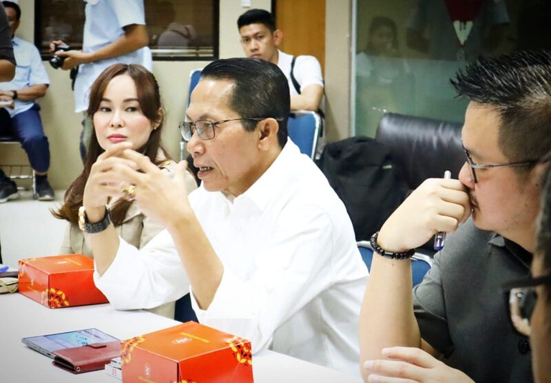 Amsakar Achmad-Li Claudia Chandra. Foto: INIKEPRI.COM