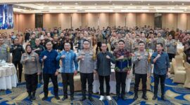 Wakil Wali Kota Batam Amsakar Achmad saat menghadiri penyerahan penghargaan Lomba Satkamling Polresta Barelang Award 2024 di Hotel AP Premier, Batuampar, Kamis (20/12/2024) malam. Foto: INIKEPRI.COM