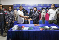 Tim Fleet One Quick Response (F1QR) Pangkalan Tentara Nasional Indonesia (TNI) Angkatan Laut (AL) (Lanal) Dumai bersama Satgas Gabungan Koarmada I berhasil menggagalkan upaya penyelundupan 17 orang calon Pekerja Migran Indonesia (PMI) non-prosedural, Dumai, Riau, Senin (2/12/2024). Foto. tni.mil.id