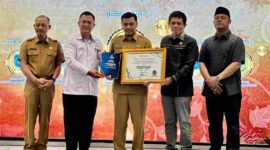Pemerintah Kota (Pemko) Tanjungpinang berhasil meraih predikat kualitas tertinggi dalam Penganugerahan Predikat Kepatuhan Penyelenggaraan Pelayanan Publik tahun 2024. Foto: Diskominfo Tanjungpinang 