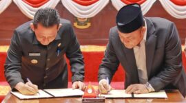 Dewan Perwakilan Rakyat Daerah (DPRD) Provinsi Kepulauan Riau dan Pemerintah Provinsi Kepri akhirnya sepakat menetapkan Anggaran Pendapatan dan Belanja Daerah (APBD) Provinsi Kepri Tahun 2025 dengan total anggaran sebesar Rp3,918 triliun. Foto: Diskominfo Kepri