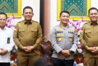 Kunjungan silaturahmi dari Ketua Pengadilan Tinggi Kepulauan Riau yang baru, H. Ahmad Shalihin,dan Kapolresta Tanjungpinang yang baru, Kombes Pol. Hamam Wahyudi, di Gedung Daerah, Tanjungpinang. Foto: Diskominfo Kepri 