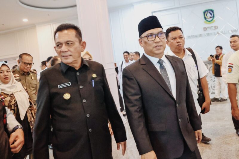 Ansar Ahmad dan Nyanyang Haris Pratamura sebagai Gubernur dan Wakil Gubernur Provinsi Kepulauan Riau untuk periode 2025-2030. Foto: Diskominfo Kepri 